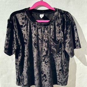 T & B black velvety short sleeve shirt‎ child Large 10/12 dance